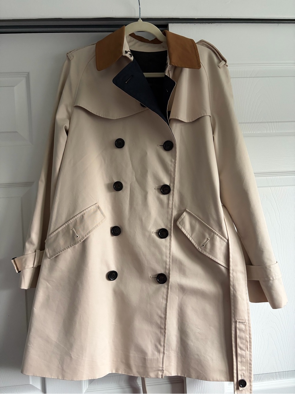 Coach Women's Beige Trench Coat with Contrast Collar M